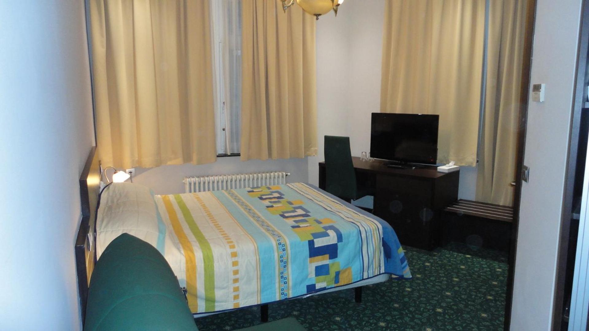 Hotel L'Auberge Du Souverain Auderghem Экстерьер фото